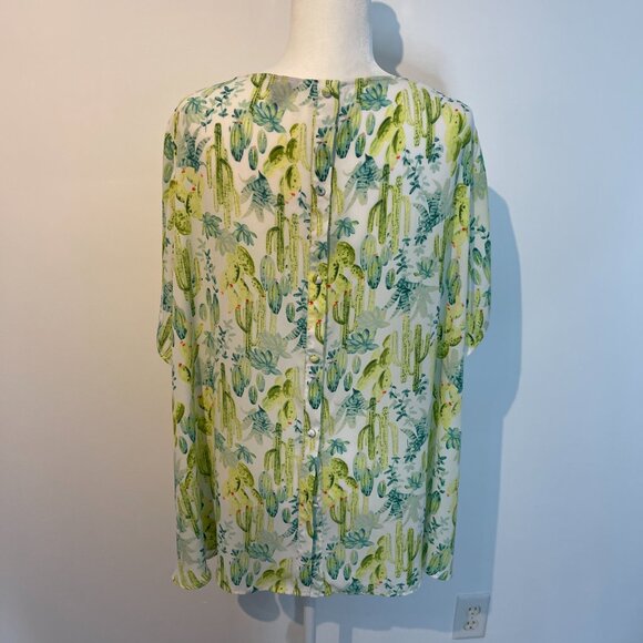 Torrid Short Sleeve Green and White Blouse size 4X (26) - Picture 2 of 4